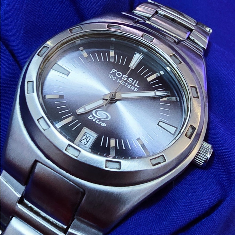 Fossil Blue Oval Diver's Mens Watch GUC Swiss Movement